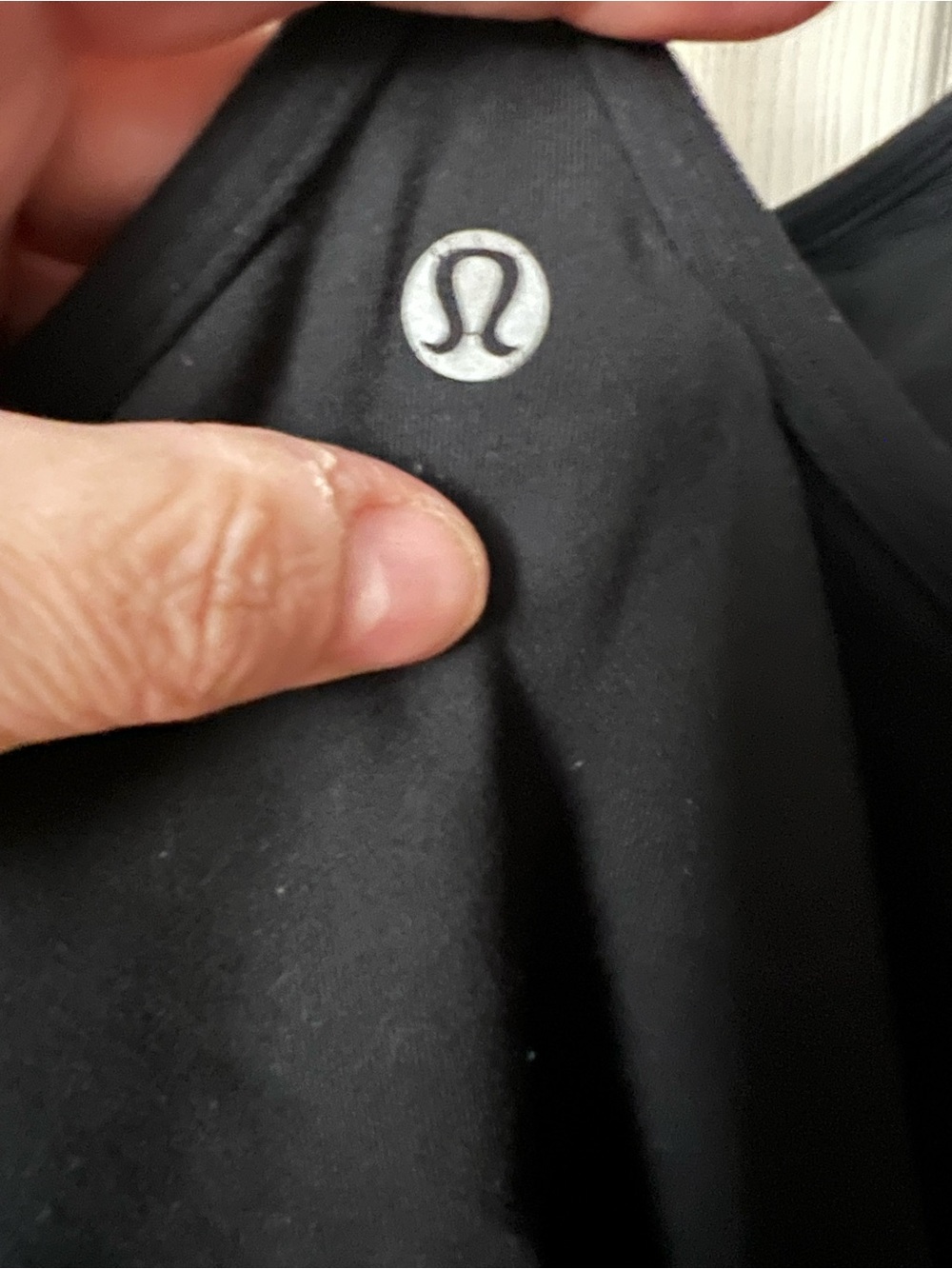 #013 Lululemon Black Power Y Built In Bra Yoga Tank Estimated Size 6 - Picture 3 of 4